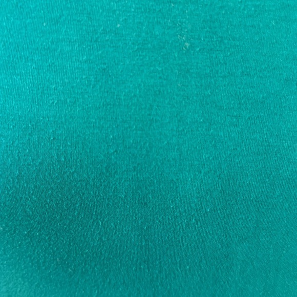 CHICO’S Green Tunic With Crepe Sleeves and Bottom Trim - Picture 3 of 7